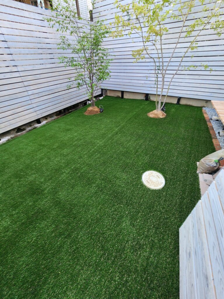堺市 新築戸建 メモリーターフ28mm施工 | 《職人直営》こだわり人工芝